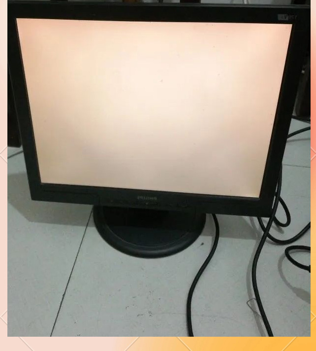 Jak zapobiec, aby podświetlenie ekranu LCD było żółte